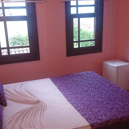 Marina Hostel Αττάλεια